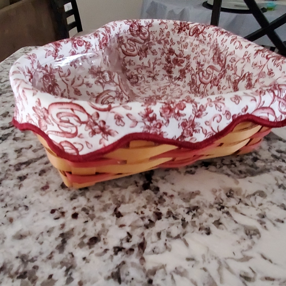 Longaberger basket with liner and lid